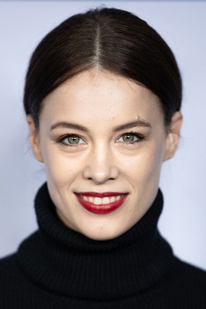 Paula Beer profil kép