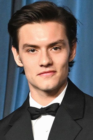 Louis Partridge profil kép