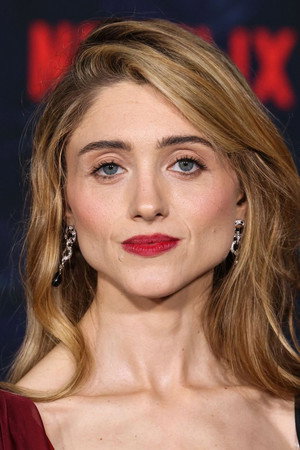 Natalia Dyer profil kép