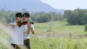 ความลับในบทเพลงที่บรรเลงไม่รู้จบ kép