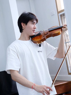ความลับในบทเพลงที่บรรเลงไม่รู้จบ poszter