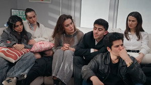 Biz Bir Aileyiz 1. évad Ep.9 9. epizód