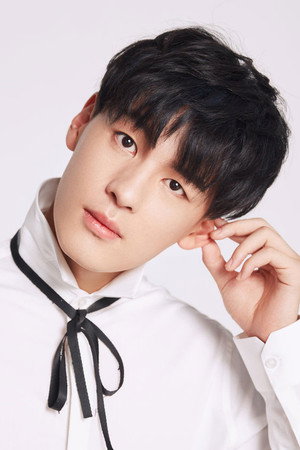 谭泉 profil kép