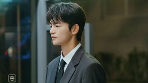 내일도 출근! kép