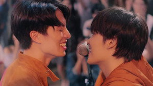 ขอฟังอีกครั้งเพลงรักของเธอ kép