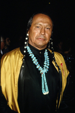 Russell Means profil kép