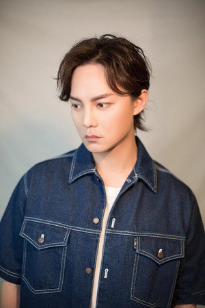 尹正 profil kép