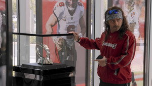 Eli Manning Presents: The Undercovers kép