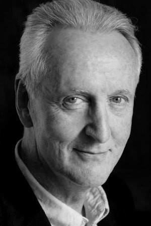 Hugh Fraser profil kép