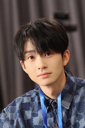 秦佳林 profil kép