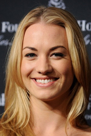 Yvonne Strahovski profil kép