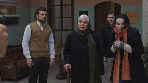 مع وقف التنفيذ kép