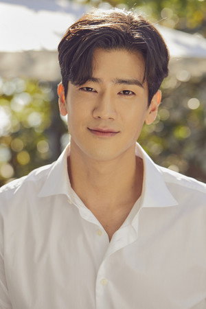 구자성 profil kép