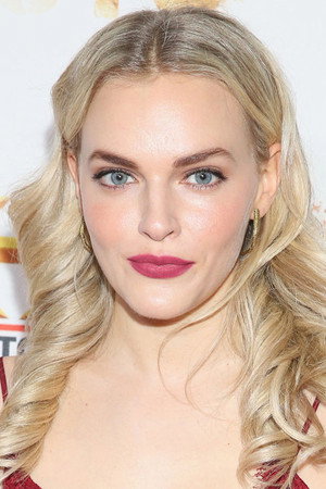 Madeline Brewer profil kép