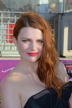 Élodie Frégé profil kép