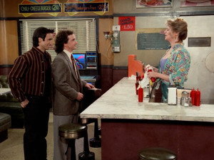 Perfect Strangers 2. évad Ep.21 21. epizód