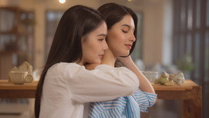 รักขบวนนี้หัวใจเกือบวาย kép