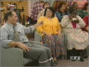 Egy rém rendes család 11. évad Ep.9 Perelnek a kövérek