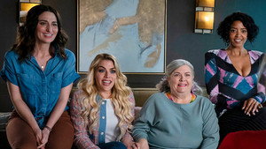 Girls5eva 1. évad Ep.7 Légvárak