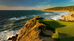 Every Hole At kép