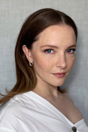 Morfydd Clark profil kép