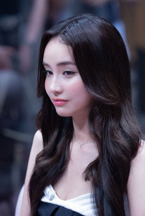 เจน่า แองเจลิน่า สตีเวนส์ profil kép