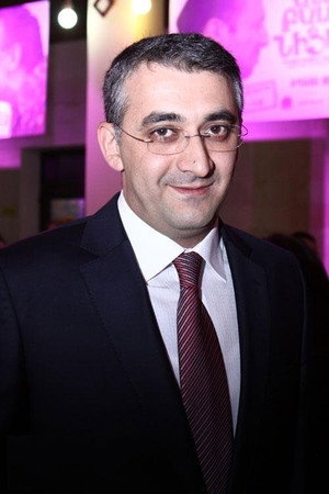 Mkrtich Arzumanyan profil kép