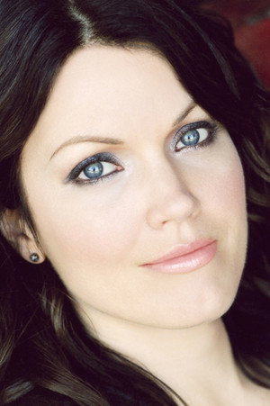 Bellamy Young profil kép