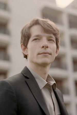 Mike Faist profil kép
