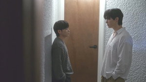 체크 남방을 입은 사내 kép