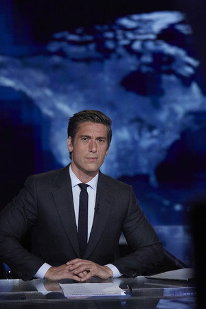 World News Tonight with David Muir poszter