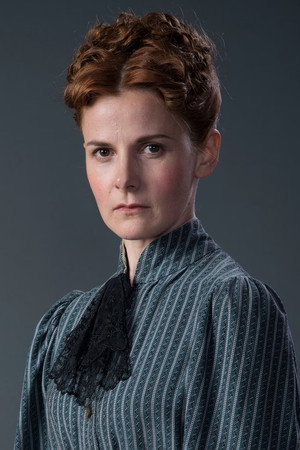 Louise Brealey profil kép