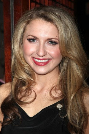 Nina Arianda profil kép