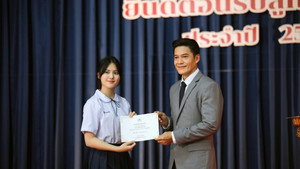 เปิด/โรงเรียน/ปล้น kép