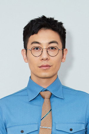 朱亚文 profil kép