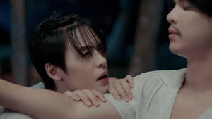 ที่สามของเธอ kép