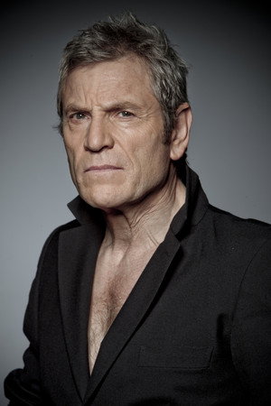 Tchéky Karyo profil kép