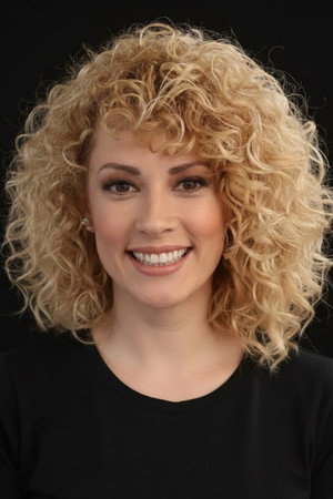 Açelya Topaloğlu profil kép