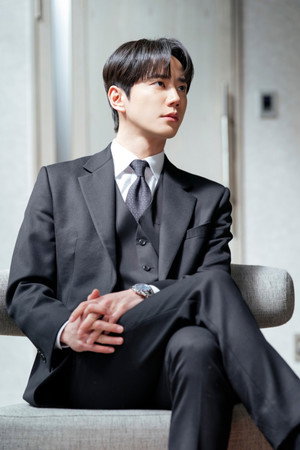 신입사원 강회장 poszter