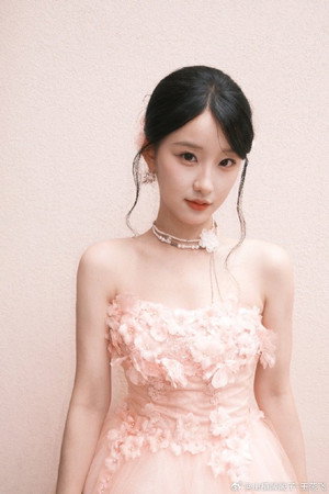 王燕飞 profil kép