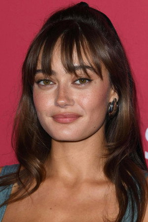 Ella Purnell profil kép