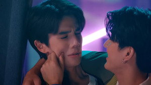 รักสลับโลก kép