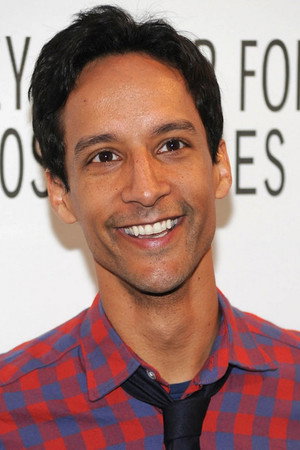 Danny Pudi profil kép