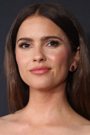 Shelley Hennig profil kép