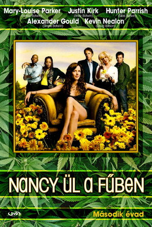 Nancy ül a fűben 2. évad (2006-08-14) poszter
