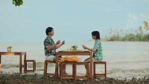 ที่สามของเธอ kép
