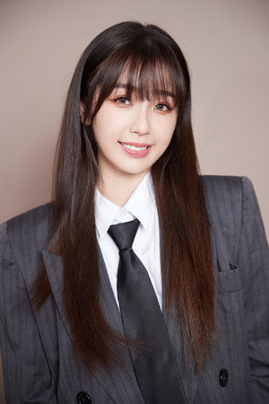 虞书欣 profil kép