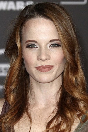 Katie Leclerc profil kép