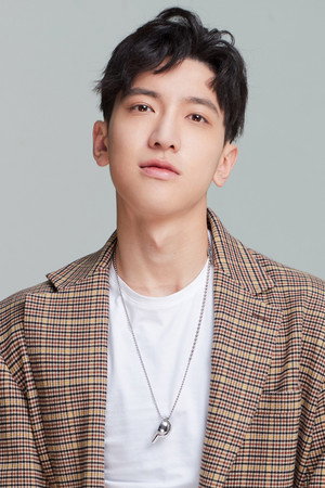Wanyan Luorong profil kép