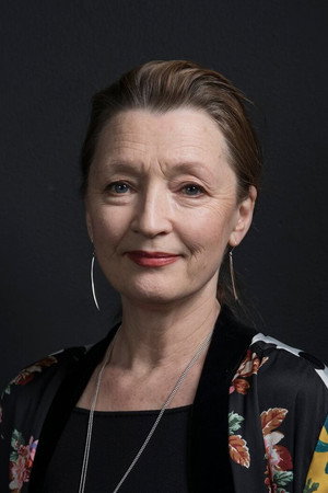 Lesley Manville profil kép